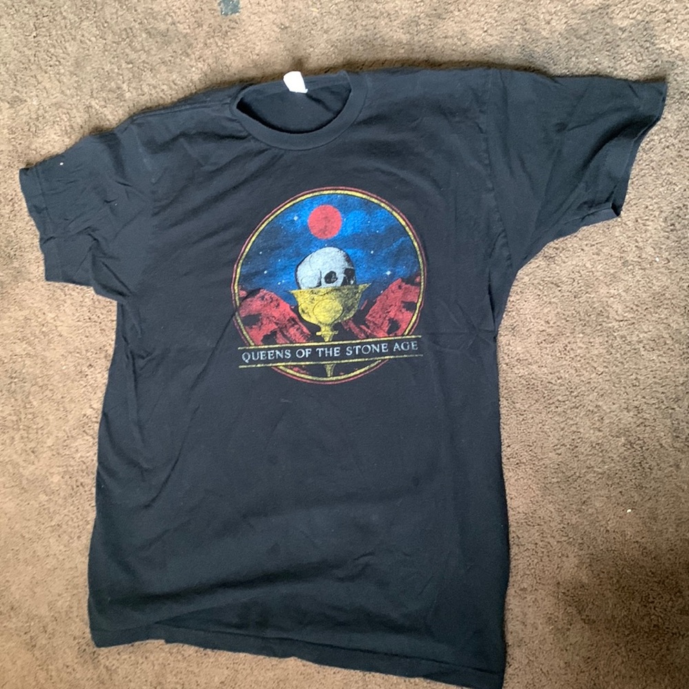 Tultex large black “Queens of the Stone Age” short sleeve tee shirt